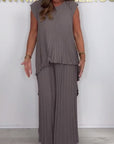 Aveline | Sophisticated Short Sleeve Wide Set