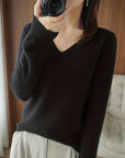 Selene | Soft V-Neck Sweater