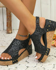 Toe Ring Flat Sandals – Minimalist, Comfortable Slip-On Style for Effortless Summer Outfits